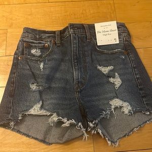 Super flattering super comfortable brand new Abercrombie shorts.